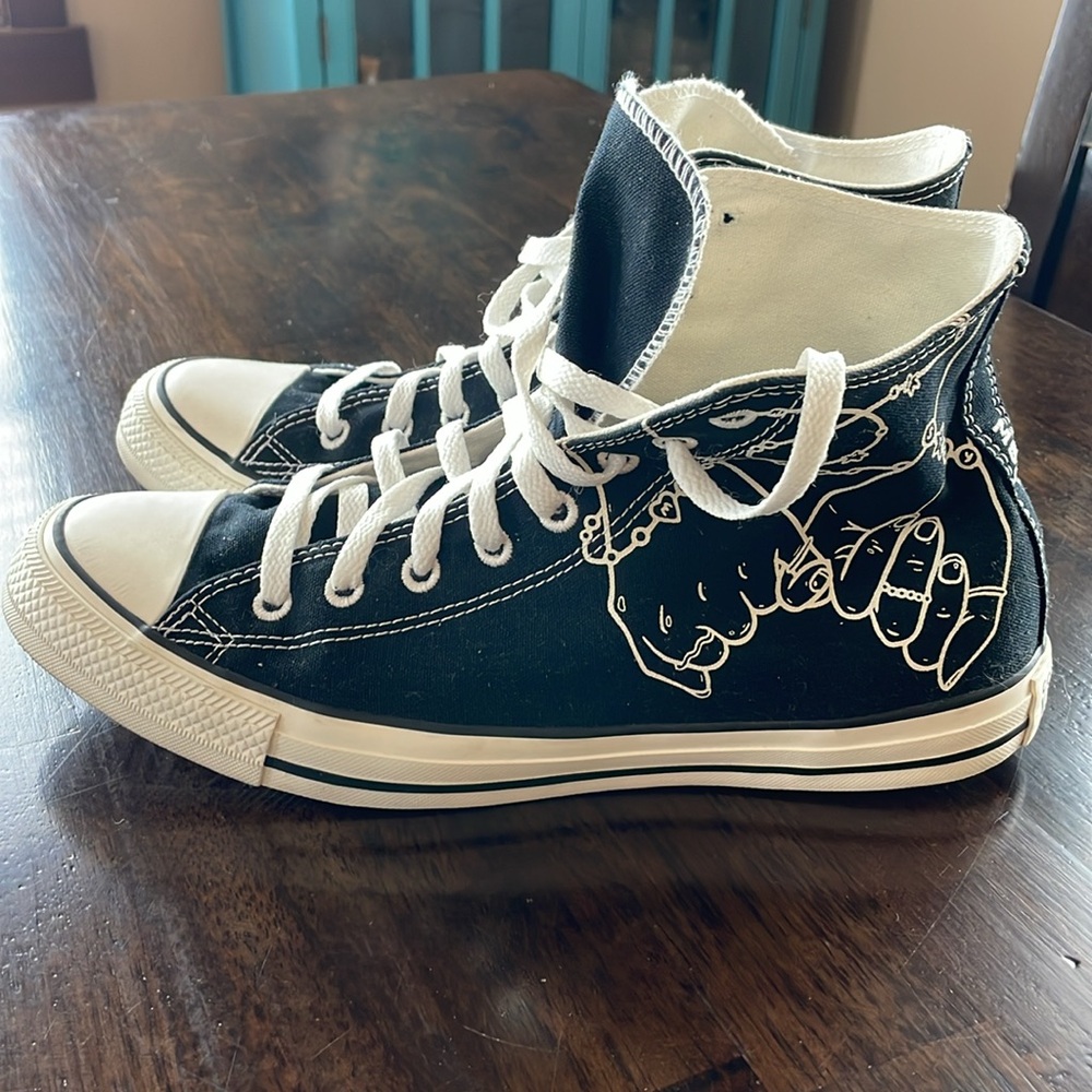 Millie Bobby Brown & Converse Collab - Picture 5 of 8